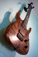 Skervesen Walnut + Red Willow body