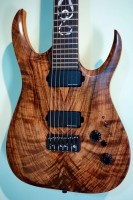 Skervesen Walnut + Red Willow body