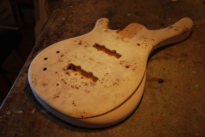 Burl poplar      www.facebook.com/ykoch.guitares/