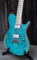 www.aviator-guitars.com    Burl Poplar Top