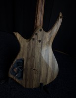 www.aviator-guitars.com    Walnut