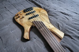 Spalted maple top    Walnut fingerboard / laminate neck       Tomasz Baran